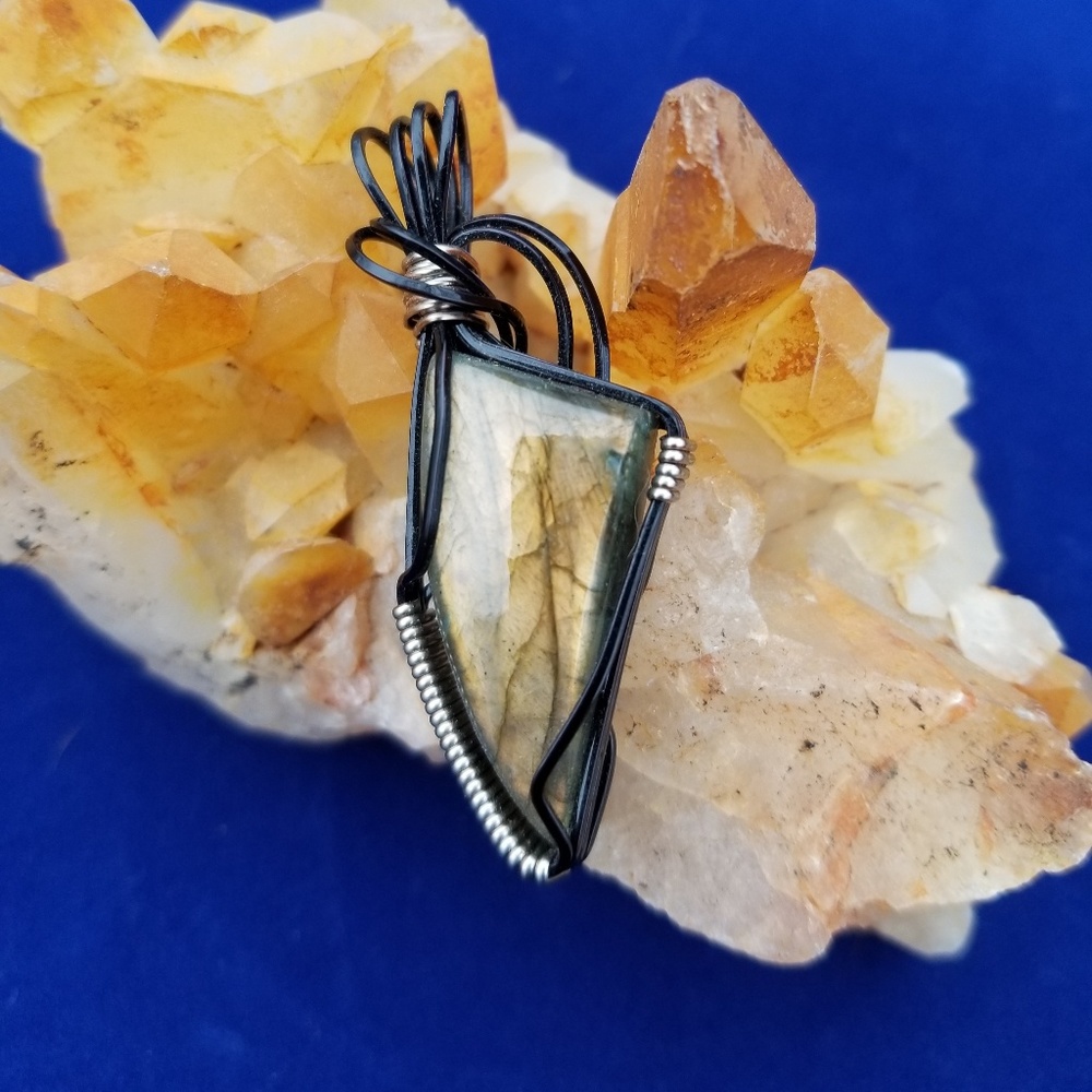 Labradorite pendant